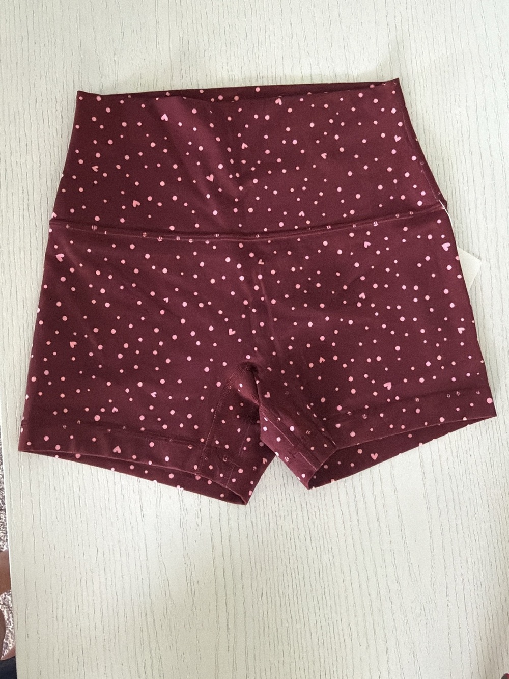 NWT lululemon Size 6 Aligh High-Rise 4” Shorts with Burgundy Pink Heart Print